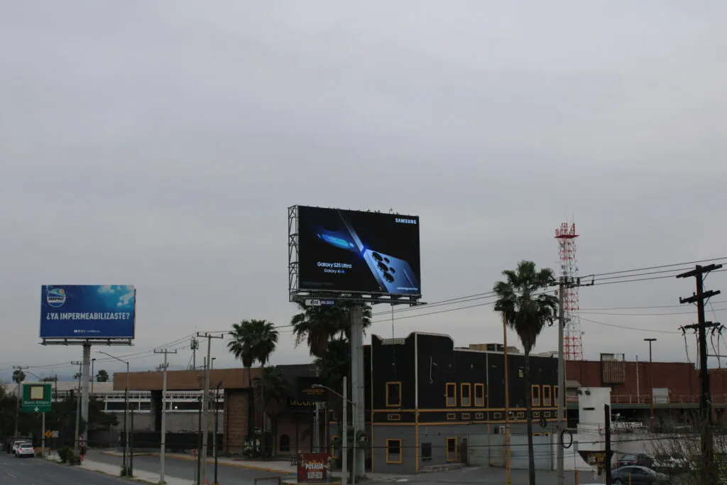 Billboards OOH y DOOH (imagen de referencia)